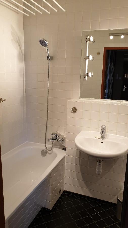 Apartamenty Podzamcze วาลบ์จิก ภายนอก รูปภาพ