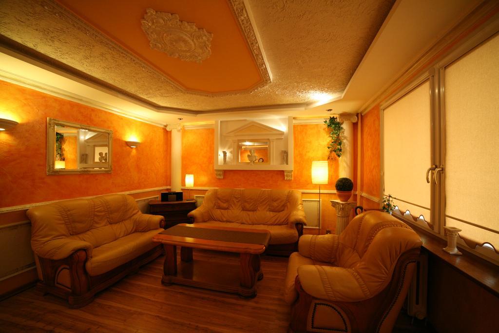 Apartamenty Podzamcze วาลบ์จิก ภายนอก รูปภาพ